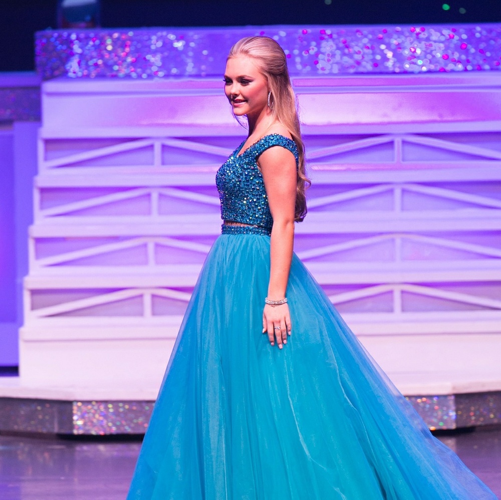 Dress - Picture 3 of 3